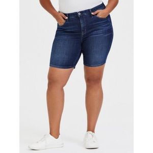 🆕 Sky High Skinny Denim Bermuda Shorts Dark Wash Jean Short 14 NWT Torrid New!